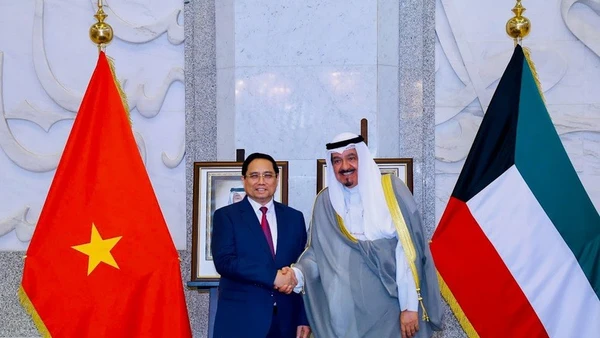 Thủ tướng Chính phủ Phạm Minh Chính và Thủ tướng Nhà nước Kuwait Sheikh Ahmad Al-Abdullah Al-Sabah. (Ảnh: Nhật Bắc/VGP)