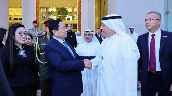 Thủ tướng Chính phủ Phạm Minh Chính gặp Tổng Giám đốc Waleed Al-Bahar của Quỹ Kuwait vì sự phát triển kinh tế Ả-rập. (Ảnh Nhật Bắc/VGP)