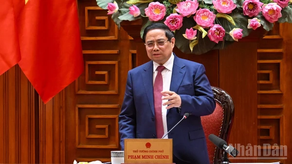 Thủ tướng Chính phủ Phạm Minh Chính phát biểu ý kiến chỉ đạo cuộc họp. (Ảnh: TRẦN HẢI)