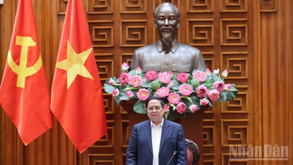 Thủ tướng Chính phủ Phạm Minh Chính chủ trì cuộc họp của Thường trực Chính phủ về vấn đề nhà ở xã hội. (Ảnh: Trần Hải)