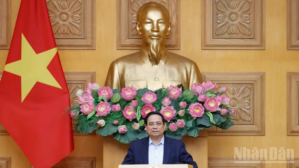 Thủ tướng Chính phủ Phạm Minh Chính phát biểu ý kiến tại cuộc họp. (Ảnh: Trần Hải)