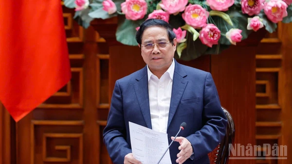 Thủ tướng Chính phủ Phạm Minh Chính kết luận cuộc làm việc để góp ý về Quy hoạch tổng thể Thủ đô Hà Nội tầm nhìn 100 năm. (Ảnh: TRẦN HẢI)