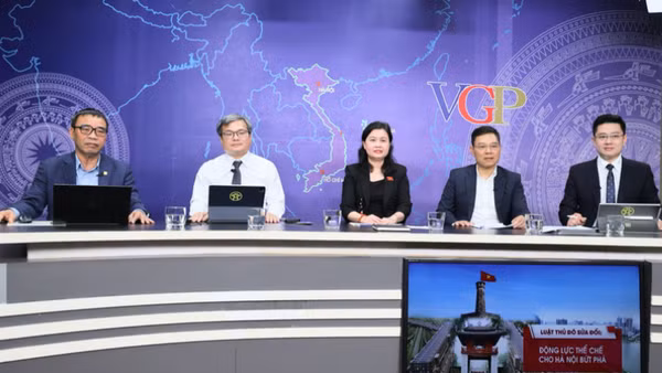 Quang cảnh cuộc Tọa đàm "Luật Thủ đô (sửa đổi): Động lực thể chế cho Hà Nội bứt phá. (Ảnh: VGP)