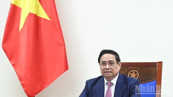 Thủ tướng Chính phủ Phạm Minh Chính điện đàm với Tổng thống Cộng hòa Angola João Manuel Gonçalves Lourenço. (Ảnh: Trần Hải)