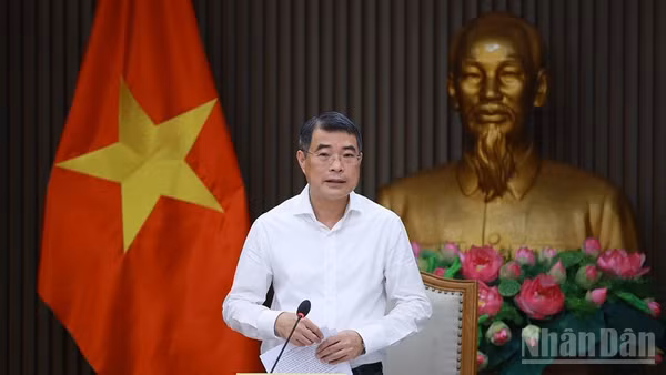 Thủ tướng Chính phủ Lê Minh Hưng chủ trì cuộc làm việc với Bộ Y tế. (Ảnh: VGP/Nhật Bắc)