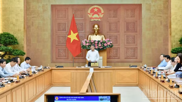 Thủ tướng Chính phủ Lê Minh Hưng chủ trì cuộc làm việc với Bộ Xây dựng. (Ảnh: Thanh Giang)