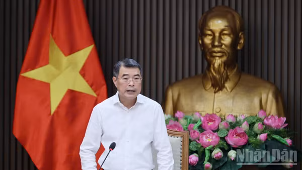Thủ tướng Chính phủ Lê Minh Hưng chủ trì cuộc họp của Thường trực Chính phủ. (Ảnh: VGP/Nhật Bắc)