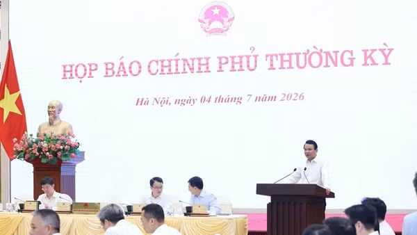 Bộ trưởng, Chủ nhiệm Văn phòng Chính phủ Đặng Xuân Phong chủ trì họp báo Chính phủ thường kỳ. (Ảnh: VGP)