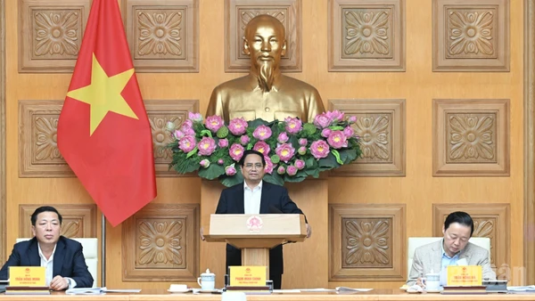 Thủ tướng Chính phủ Phạm Minh Chính chủ trì Phiên họp thứ 22 của Ban Chỉ đạo Nhà nước về các dự án, công trình giao thông trọng điểm. (Ảnh: Trần Hải)