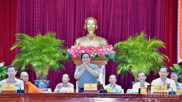 Thủ tướng Chính phủ Phạm Minh Chính chủ trì Hội nghị tiếp xúc cử tri thành phố Cần Thơ sau Kỳ họp thứ 10, Quốc hội khóa XV. (Ảnh THANH GIANG)