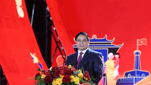 Thủ tướng Chính phủ Phạm Minh Chính phát biểu ý kiến tại Lễ bế mạc Hội chợ Mùa Xuân lần thứ nhất năm 2026. (Ảnh: Trần Hải)