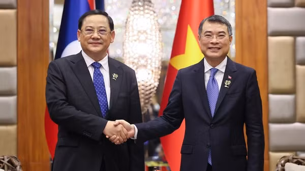 Thủ tướng Chính phủ Lê Minh Hưng và Thủ tướng Lào Sonexay Siphandone. (Ảnh: VGP/Nhật Bắc)
