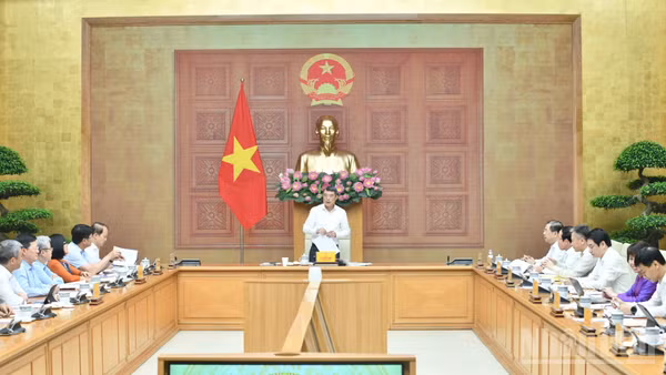 Thủ tướng Chính phủ Lê Minh Hưng chủ trì cuộc làm việc với Bộ Tư pháp. (Ảnh: THANH GIANG)