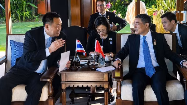 Thủ tướng Chính phủ Lê Minh Hưng đã có cuộc gặp Thủ tướng Thái Lan Anutin Charnvirakun. (Ảnh: VGP)