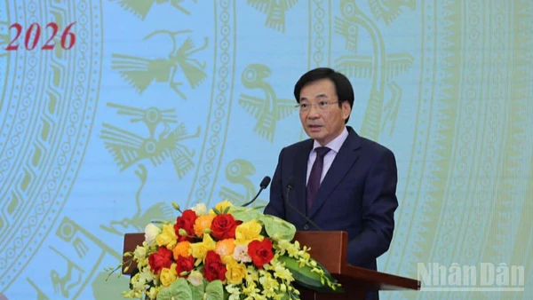 Bộ trưởng, Chủ nhiệm Văn phòng Chính phủ Trần Văn Sơn phát biểu ý kiến tại họp báo Chính phủ thường kỳ. (Ảnh: VGP)