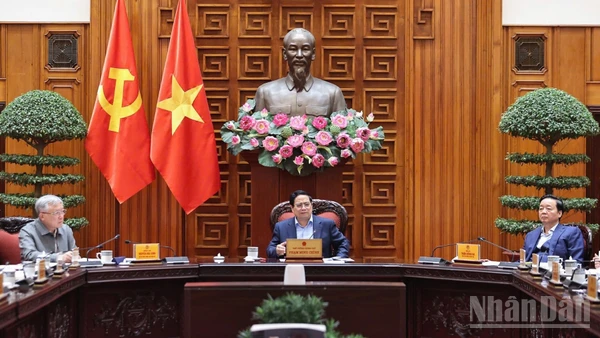 Thủ tướng Phạm Minh Chính chủ trì cuộc họp của Thường trực Chính phủ về nhiều nội dung quan trọng. (Ảnh: TRẦN HẢI)