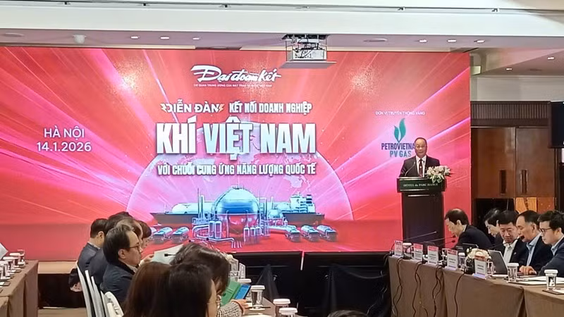 Phó Tổng Biên tập Báo Đại đoàn kết Nguyễn Đăng Khang phát biểu khai mạc diễn đàn.