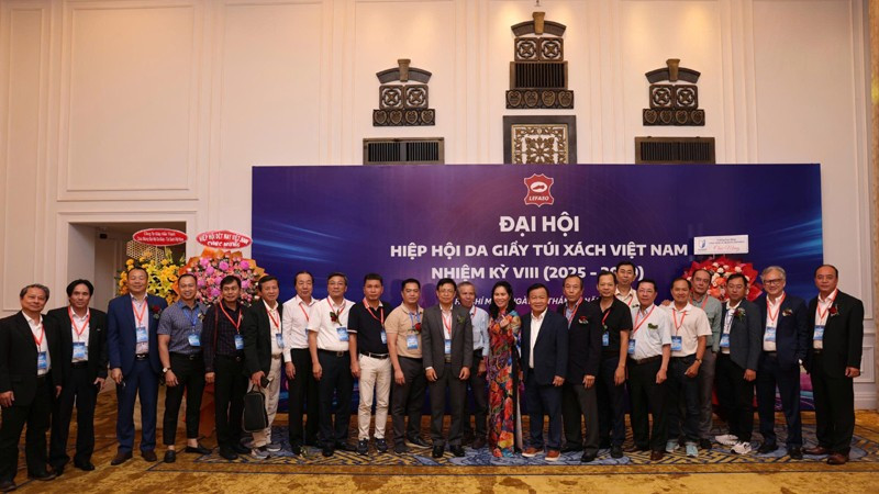 Các đại biểu chụp ảnh lưu niệm. 21.jpg