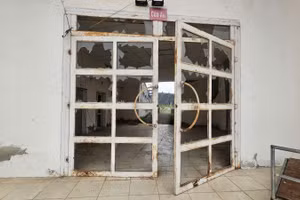 Cửa vào Sân vận động Bảo Đà.