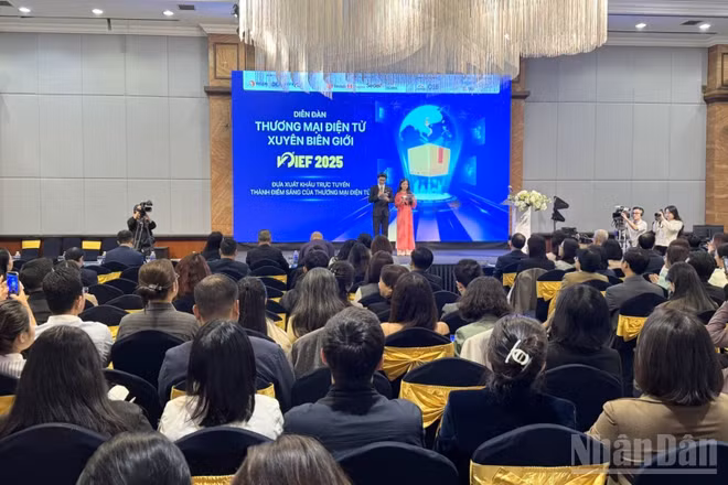 Toàn cảnh diễn đàn. (Ảnh: TRUNG HƯNG)
