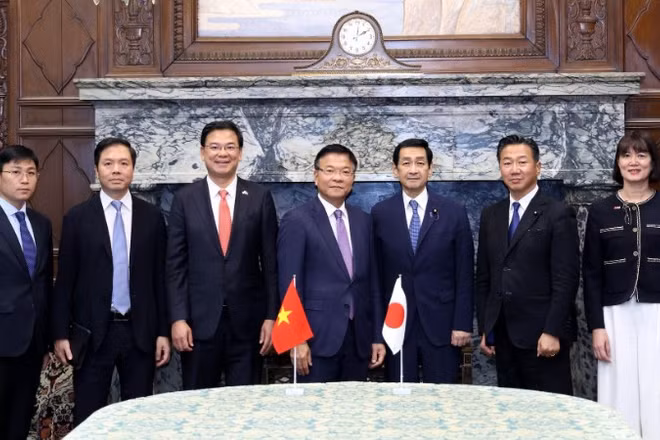 Phó Thủ tướng Chính phủ Lê Thành Long hội kiến Chủ tịch Thượng viện Nhật Bản Sekiguchi Masakazu. (Ảnh: VGP)