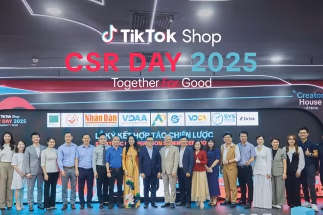Phối hợp với cộng đồng doanh nghiệp, eComDX thúc đẩy ứng dụng “4 Go” vào thực tiễn. (Ảnh: BCT)