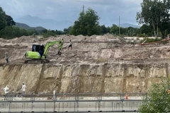 Đơn vị đang thi công tại Km215.