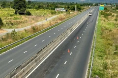 Hiện trường vụ việc với vết máu kéo dài.