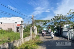 Dự án khu dân cư phía nam đường Lê Duẩn chậm tiến độ nên khu vực này xuống cấp hạ tầng giao thông.