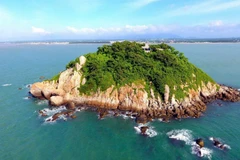 Thắng tích Hòn Bà.