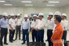 Đoàn công tác thăm, chúc Tết nhân viên tại Nhà máy Nhiệt điện Vĩnh Tân 2