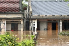 Nhiều nhà tại xã Hồng Sơn bị ngập sâu.