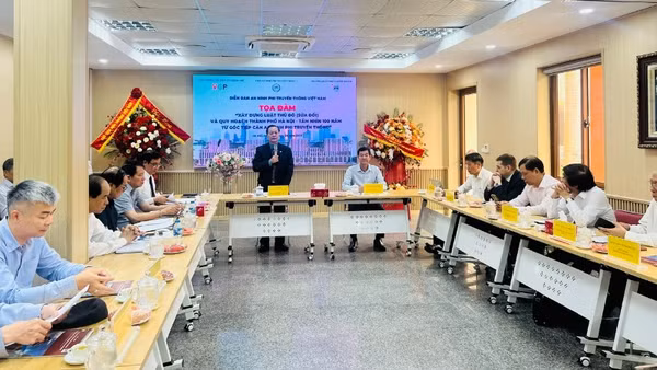 Toàn cảnh tọa đàm. 