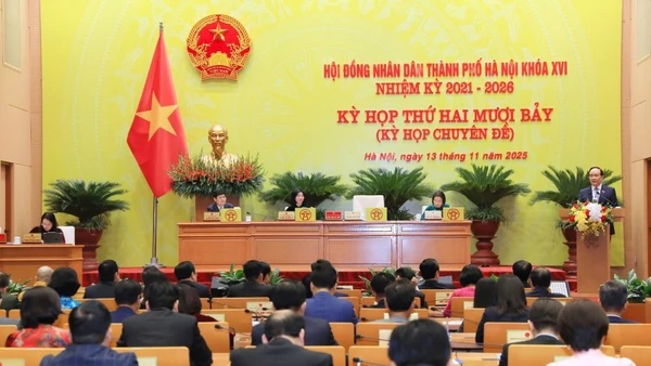 Quang cảnh kỳ họp thứ 27 của Hội đồng nhân dân thành phố Hà Nội.