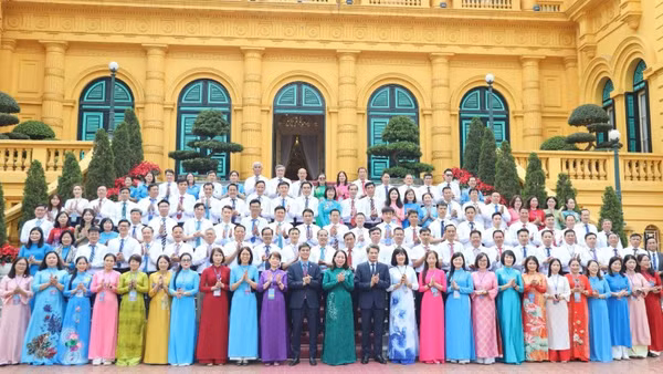 Phó Chủ tịch nước Võ Thị Ánh Xuân gặp mặt Đoàn đại biểu Chủ tịch công đoàn cơ sở xuất sắc, tiêu biểu trong công tác đối thoại và thương lượng tập thể.