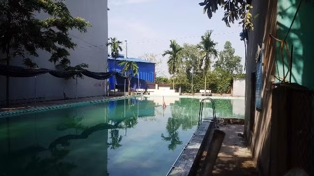 Bể bơi, nơi xảy ra vụ đuối nước.