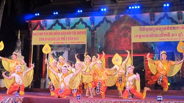 Biểu diễn nghệ thuật truyền thống.