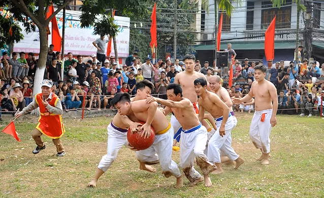 Trận chung kết Lễ hội vật cầu làng Thúy Lĩnh được tổ chức chiều mùng 6 Tết Kỷ Hợi 2019.