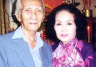 Soạn giả Viễn Châu
và Nghệ sĩ Ưu tú Bạch Lan.