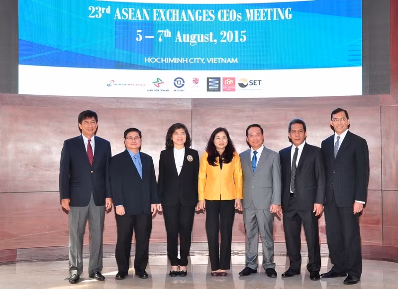 Các Tổng Giám đốc bảy Sở GDCK trong khu vực ASEAN.