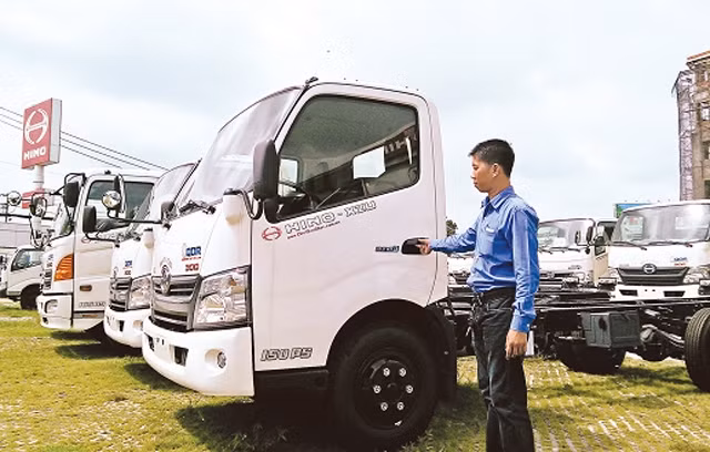 Do vướng khâu kiểm định về kích thước thùng hàng nên cả khách hàng, doanh nghiệp buôn bán, sản xuất đang gặp nhiều khó khăn.