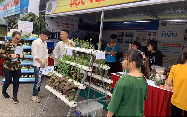 Một số ứng dụng nông nghiệp được giới thiệu tại một cuộc tọa đàm.