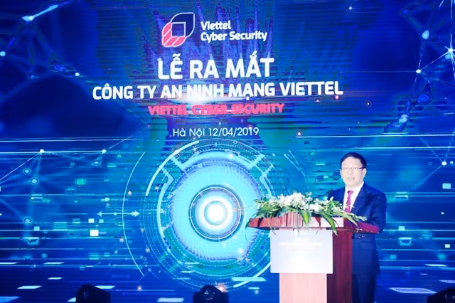 Thiếu tướng Lê Đăng Dũng, Quyền Chủ tịch kiêm Tổng Giám đốc Tập đoàn Viettel phát biểu tại buổi lễ.