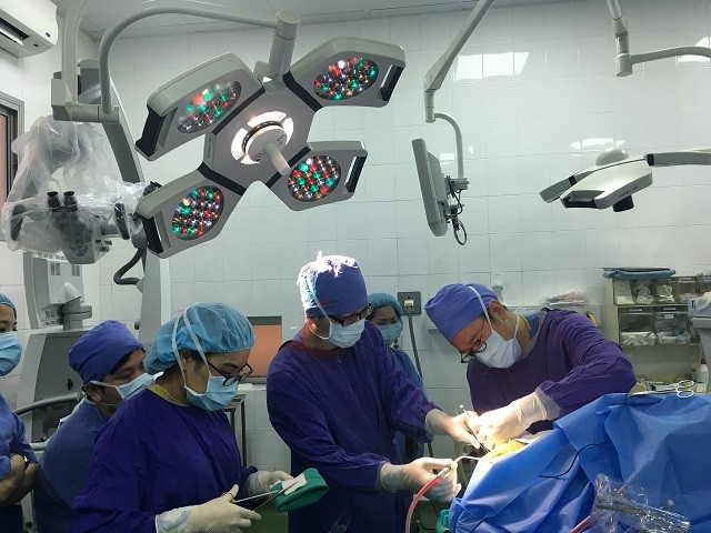 Lần đầu tiên thực hiện ca phẫu thuật thức tỉnh cho bệnh nhân u não