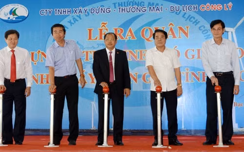 Lễ ra quân mở đợt cao điểm đẩy nhanh tiến độ xây dựng dự án Nhà máy điện gió Bạc Liêu.