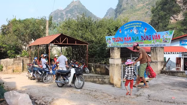 Trường mầm non thị trấn Đồng Văn.