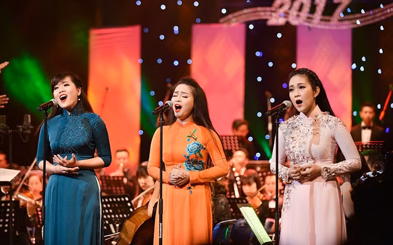 Các ca sĩ thính phòng không có nhiều cơ hội được đứng trên sân khấu với dàn nhạc giao hưởng.