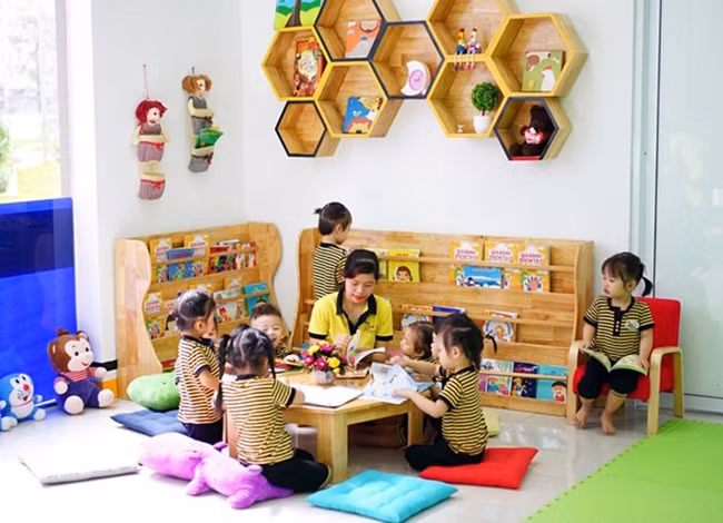 Giờ học ở một trường mầm non tư thục tại Khu đô thị Dương Nội (Hà Nội). Ảnh: Thanh Hương