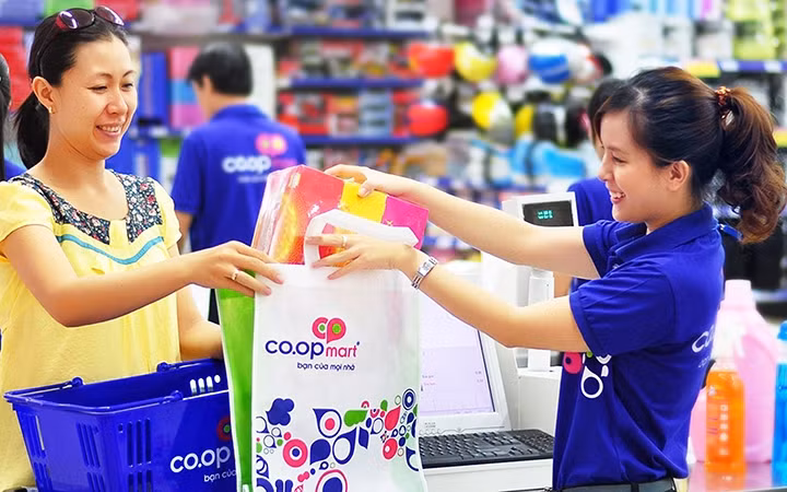 Túi giấy được sử dụng tại hệ thống siêu thị Co.opmart .