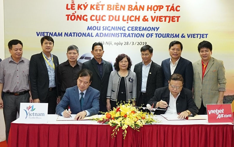 Vietjet Air ký hợp tác xúc tiến, quảng bá du lịch với Tổng cục Du lịch